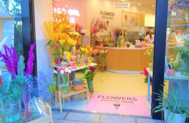 【グレードアップしてリニューアルOPEN！】FLOWERS BAKE & ICE CREAM日比谷花壇 ：東京ひとりおしゃれカフェ巡り散歩